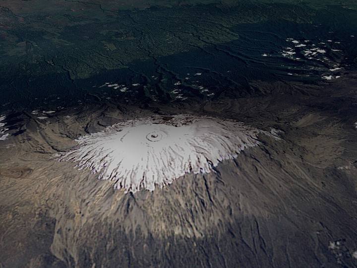 Imagem de satélite do monte Kilimanjaro, na Tanzânia, com gelo no topo (1993)