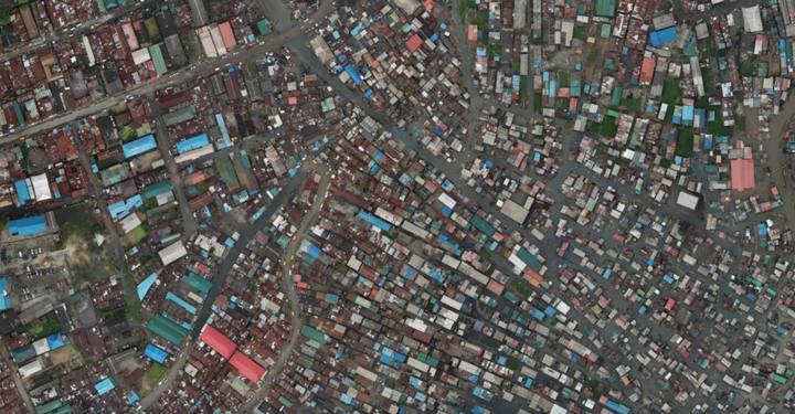 Vista aérea de Makoko, assentamento sobre a água em Lagos, na Nigéria