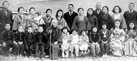 Família de imigrantes japoneses no Brasil, início do século XX